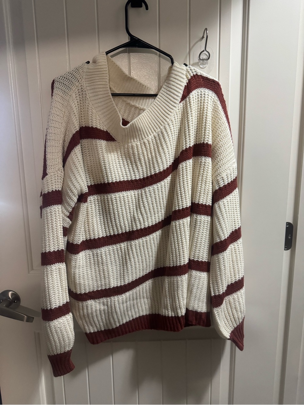 Source Unknown Cream Sweater with Rust Stripe Accents - Picture 3 of 6